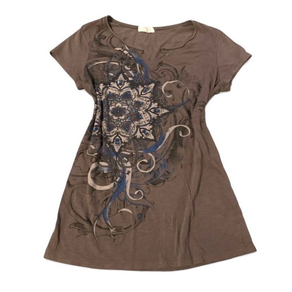 Madison & Berkeley Y2K Brown Grunge Graphic Fitted Tee – Medium